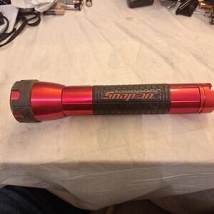 Snap-On Tools 10.5 Inch Flashlight 2 D Cell Red Aluminum Light